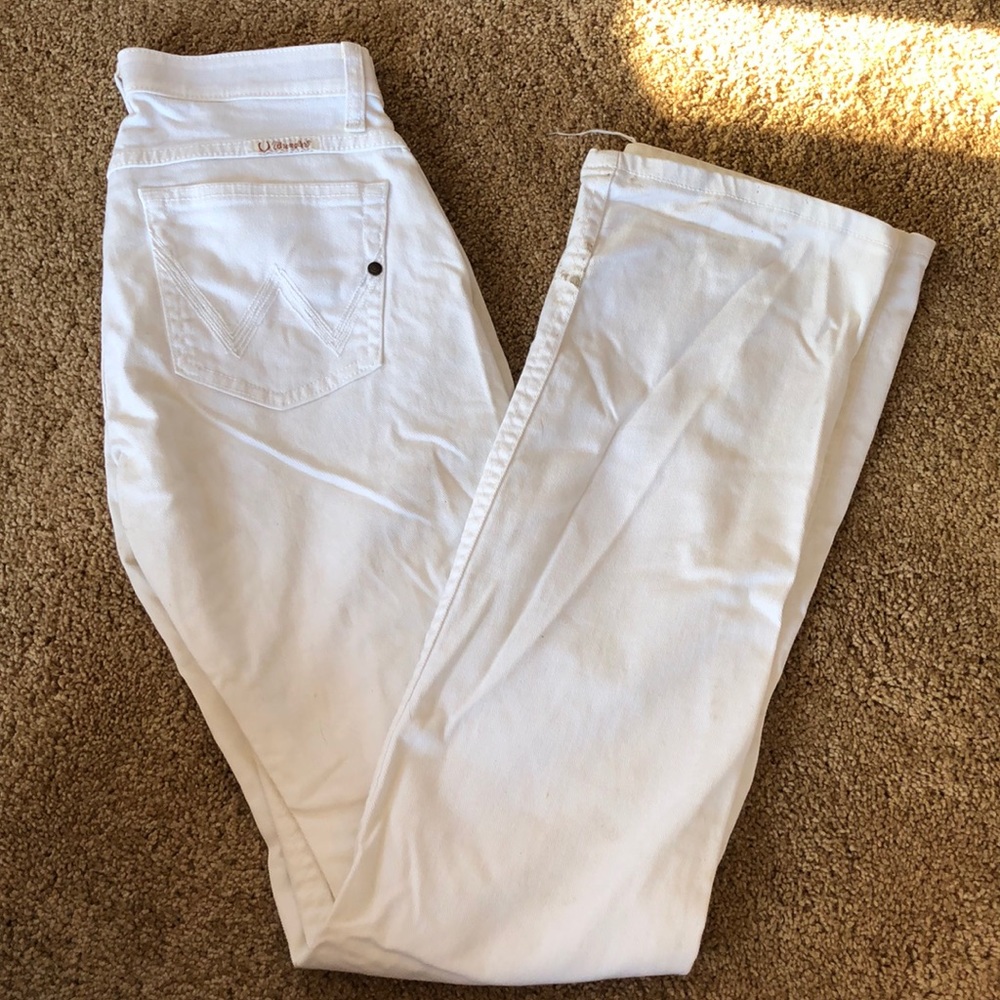 Q-baby wrangler show pants